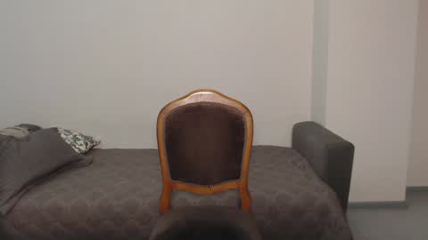 Snapshot of sweetmiaa chatting on 12.14.24 Mia online show from 12.14.24