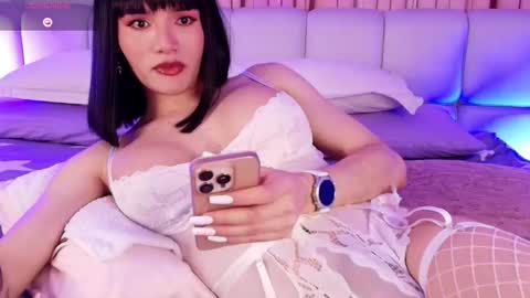 Snapshot of sweetmoon13 chatting on 09.23.25 LUNA online show from 09.23.25