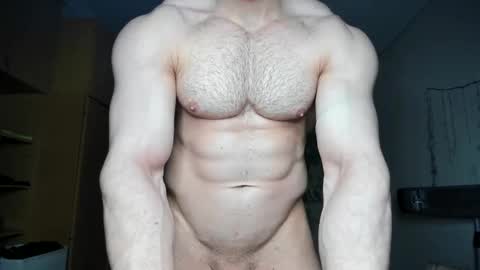 Snapshot of sweetmuscles_boy chatting on 02.09.25 Lorenzo online show from 02.09.25