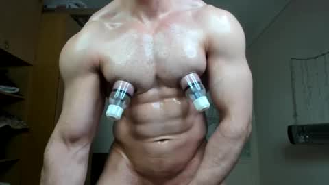 Snapshot of sweetmuscles_boy chatting on 09.28.25 Lorenzo online show from 09.28.25