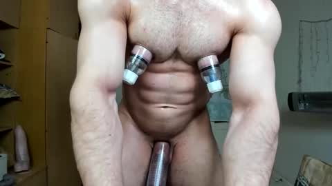 Snapshot of sweetmuscles_boy chatting on 10.04.25 Lorenzo online show from 10.04.25