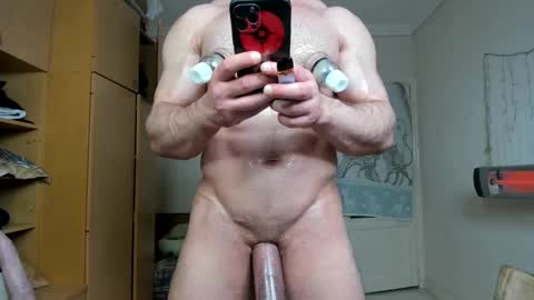 Snapshot of sweetmuscles_boy chatting on 10.08.25 Lorenzo online show from 10.08.25