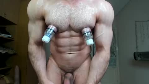 Snapshot of sweetmuscles_boy chatting on 10.09.25 Lorenzo online show from 10.09.25