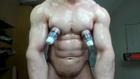 Snapshot of sweetmuscles_boy chatting on 10.18.25 Lorenzo online show from 10.18.25