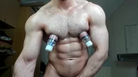 Snapshot of sweetmuscles_boy chatting on 11.09.25 Lorenzo online show from 11.09.25