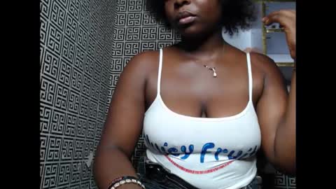 sweetnectarx online show from 10.05.25