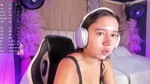 Snapshot of sweetnova_ chatting on 07.02.26 Sweet Nova online show from 07.02.26