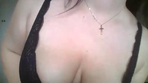 Snapshot of sweetpeach2025 chatting on 11.26.25 sweetpeach2025 online show from 11.26.25