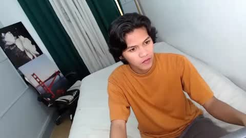 Snapshot of sweetpie_asian chatting on 12.19.24 sweetpie asian online show from 12.19.24