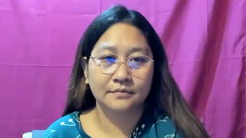 Snapshot of sweetpilipina88 chatting on 12.16.24 MIA online show from 12.16.24