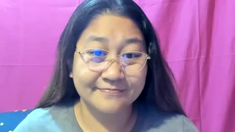 Snapshot of sweetpilipina88 chatting on 12.27.24 MIA online show from 12.27.24