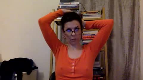 Snapshot of sweetriddance chatting on 11.25.25 sweetriddance online show from 11.25.25