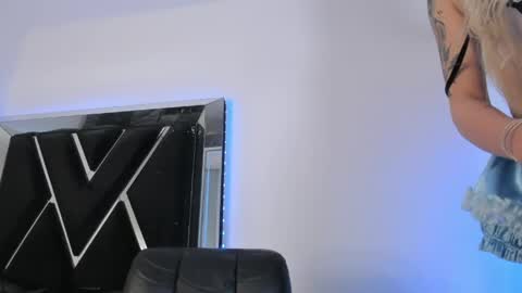  Alice Woolridge  online show from 04.15.26