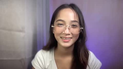 Snapshot of sweetsexy_miax chatting on 11.26.25 Mia online show from 11.26.25