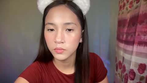 Snapshot of sweetsexy_miax chatting on 11.28.25 Mia online show from 11.28.25