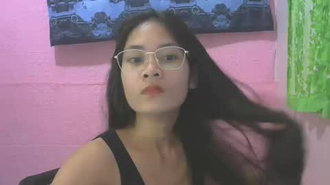 Mia online show from 10.18.25