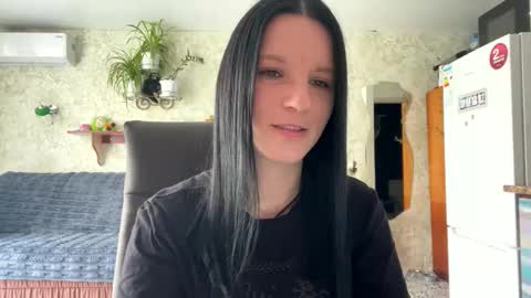Snapshot of sweetshy99 chatting on 04.20.26 Sweet Shy online show from 04.20.26