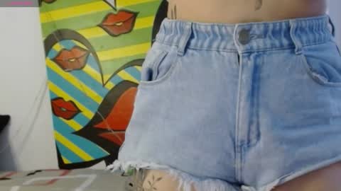 Snapshot of sweett_minionn chatting on 12.12.24 IG valeen mo Vale My schedule Monday to Friday900 am - 300 pm online show from 12.12.24