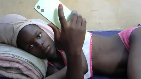 Snapshot of sweetvallerie chatting on 02.10.25 sweetvallerie online show from 02.10.25