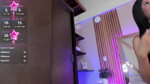 Snapshot of sweetviolet___ chatting on 02.23.25 sweetviolet___ online show from 02.23.25