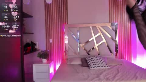 Snapshot of sweetviolet___ chatting on 11.08.25 sweetviolet___ online show from 11.08.25