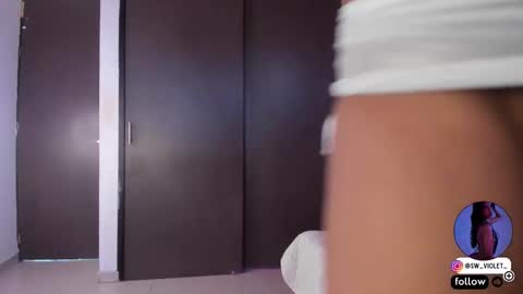 Snapshot of sweetviolet___ chatting on 11.20.25 sweetviolet___ online show from 11.20.25