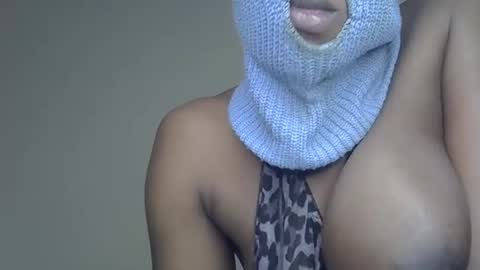 Snapshot of sweetvirgi25 chatting on 02.26.26 loving soul online show from 02.26.26