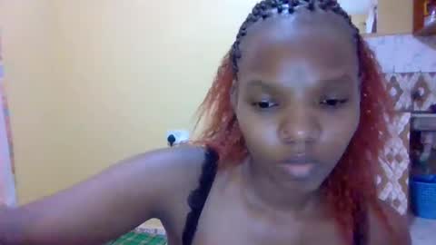 Snapshot of sweetwipe_africana14 chatting on 12.19.25 Essy online show from 12.19.25