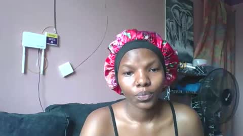 Snapshot of sweetwipe_africana14 chatting on 01.10.26 Essy online show from 01.10.26