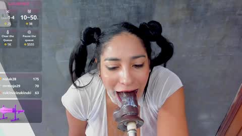 Snapshot of sweety_blowjob chatting on 01.17.25 LINA online show from 01.17.25