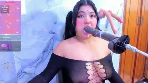 Snapshot of sweety_blowjob chatting on 03.19.26 LINA online show from 03.19.26