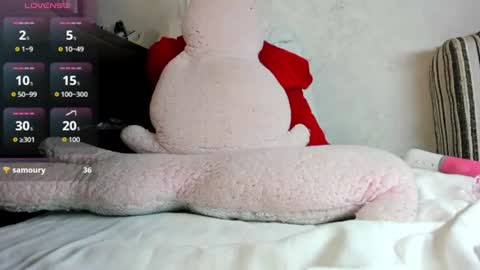 Snapshot of sweety_cum chatting on 07.11.26 Mia online show from 07.11.26
