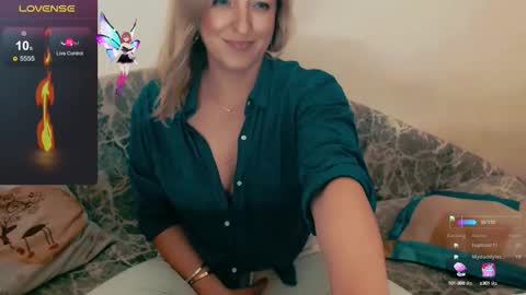 Snapshot of sweetyliza chatting on 09.15.25 Liza online show from 09.15.25