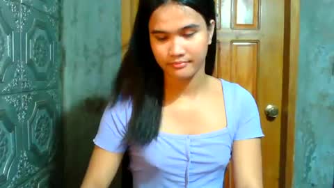 Snapshot of swettie_rhea chatting on 06.20.26 Rhea online show from 06.20.26