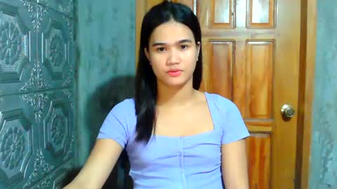 Snapshot of swettie_rhea chatting on 06.21.26 Rhea online show from 06.21.26