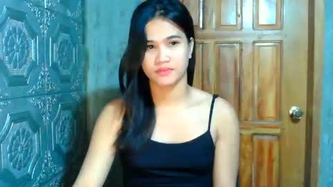 Snapshot of swettie_rhea chatting on 06.24.26 Rhea online show from 06.24.26