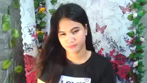 Snapshot of swettie_rhea chatting on 07.15.26 Rhea online show from 07.15.26