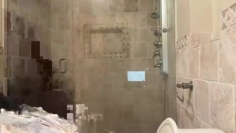 Snapshot of switchinjay chatting on 09.22.25 switchinjay online show from 09.22.25