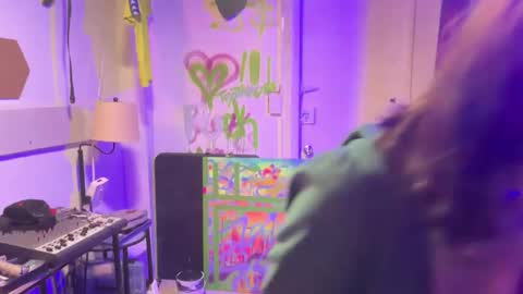 Snapshot of switchinjay chatting on 09.25.25 switchinjay online show from 09.25.25