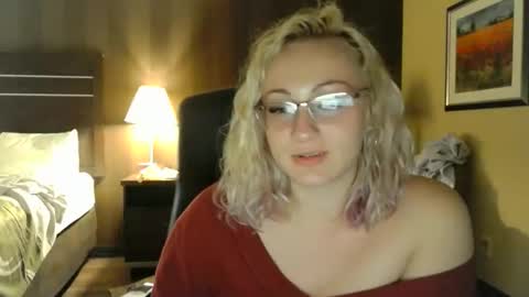 Snapshot of switchykitty chatting on 11.28.25 ashley blayde online show from 11.28.25