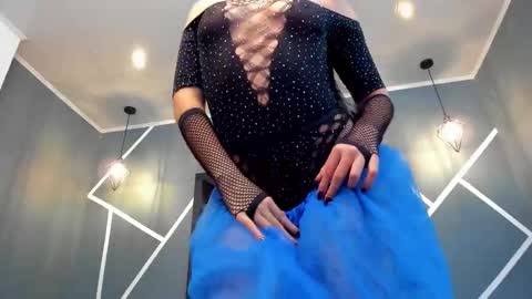 Snapshot of sydney_miller_ chatting on 10.31.25 Sydney online show from 10.31.25