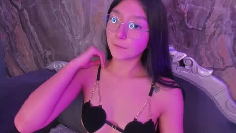 Snapshot of sydney_miller_ chatting on 01.11.26 Sydney online show from 01.11.26