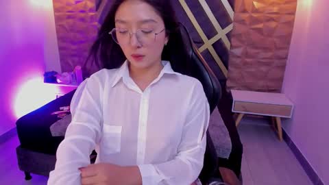 Snapshot of sydney_miller_ chatting on 02.12.26 Sydney online show from 02.12.26