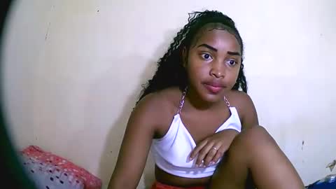 Snapshot of sylviasexy27 chatting on 12.04.24 sylviasexy27 online show from 12.04.24