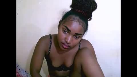 Snapshot of sylviasexy27 chatting on 12.16.24 sylviasexy27 online show from 12.16.24