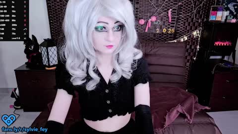 Snapshot of sylvie_fey chatting on 01.06.25 Sylvie online show from 01.06.25