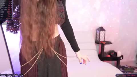Snapshot of sylvie_fey chatting on 09.24.25 Sylvie online show from 09.24.25