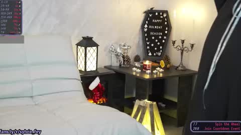 Sylvie online show from 12.22.25