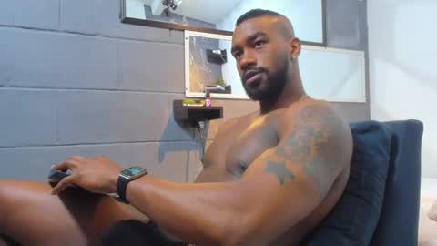 Snapshot of tafari_1 chatting on 01.11.25 Tafari Zulu online show from 01.11.25