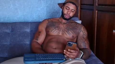 Tairon Tucke online show from 02.09.25